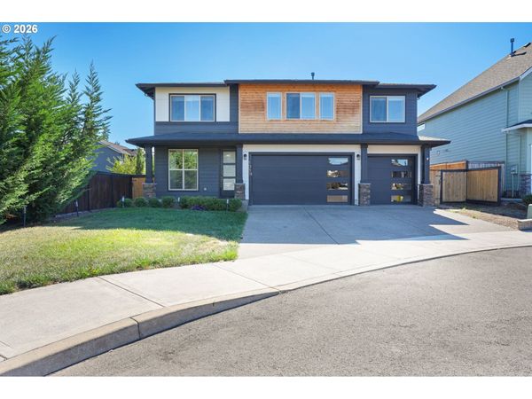 1053 NE 16TH AVE, Canby, OR 97013