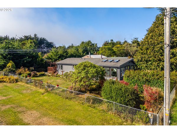 775 10TH SE ST, Bandon, OR 97411