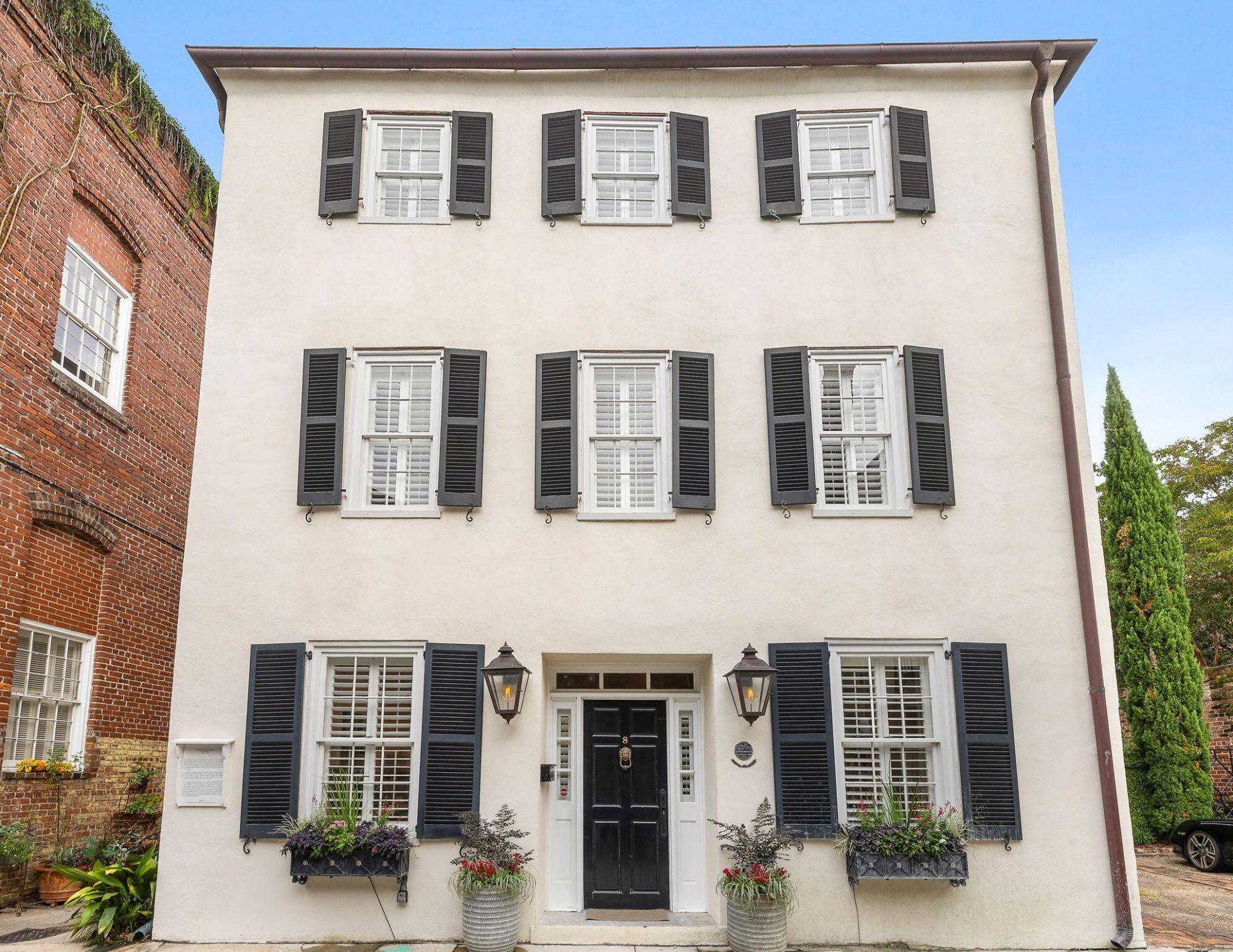 8 1/2 Elliott St. Photo 1