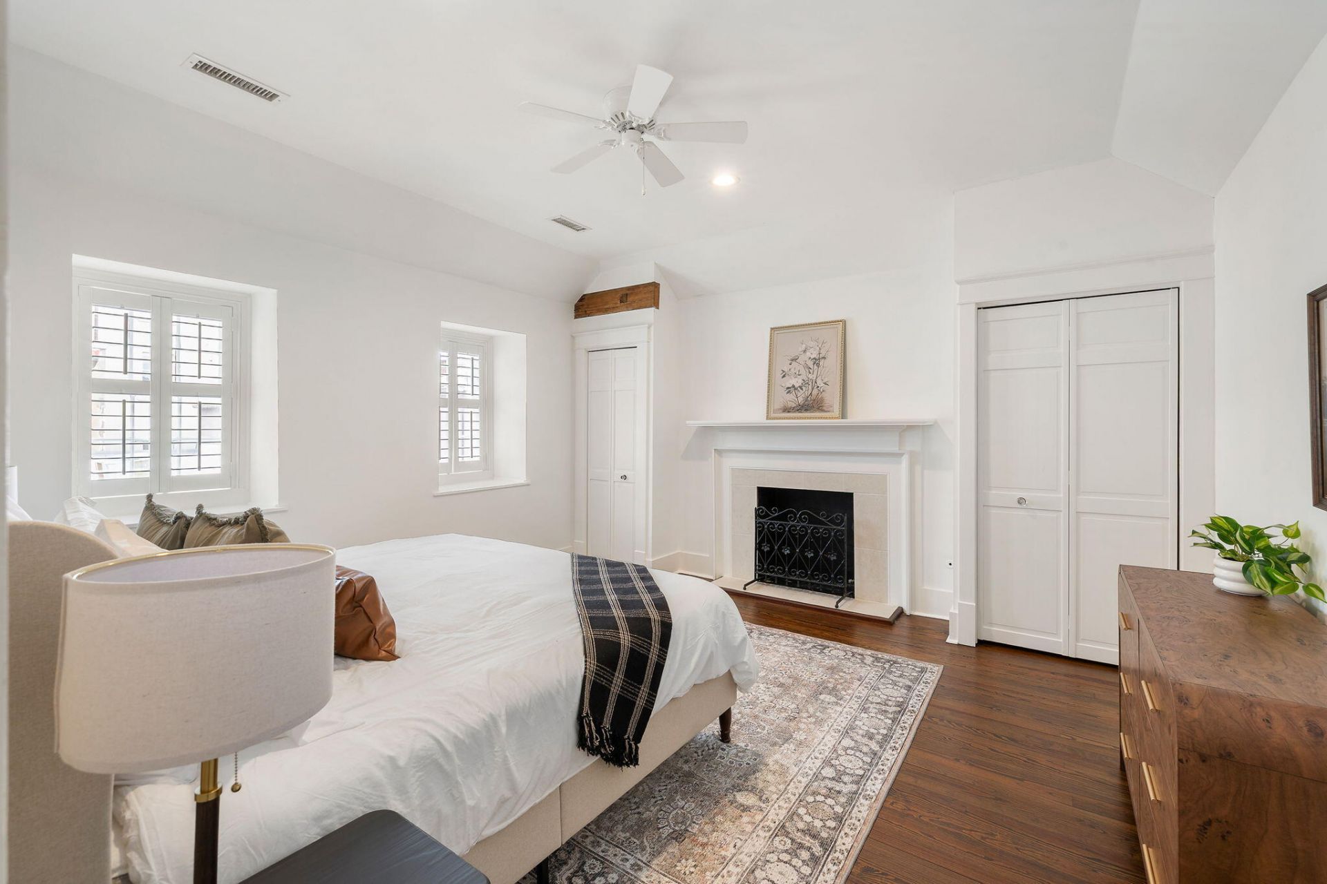 8 1/2 Elliott St. Photo 16