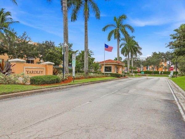 7715 YARDLEY Drive, Unit 313, Tamarac, FL 33321