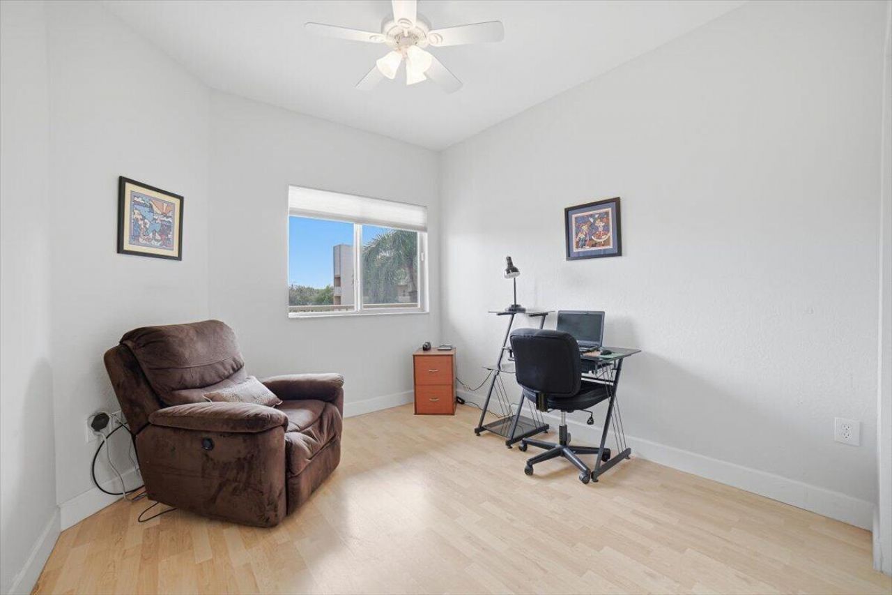 7715 Yardley Drive, Unit 313, Tamarac, FL 33321 Photo