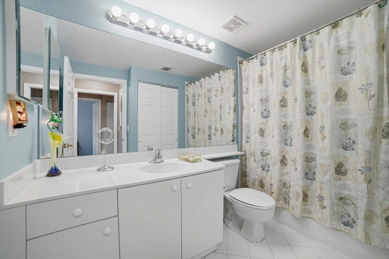 7715 Yardley Drive, Unit 313, Tamarac, FL 33321 Photo