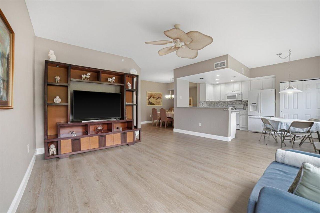 7715 Yardley Drive, Unit 313, Tamarac, FL 33321 Photo
