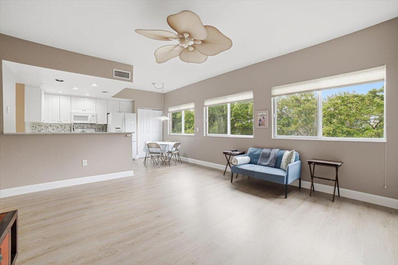 7715 Yardley Drive, Unit 313, Tamarac, FL 33321 Photo