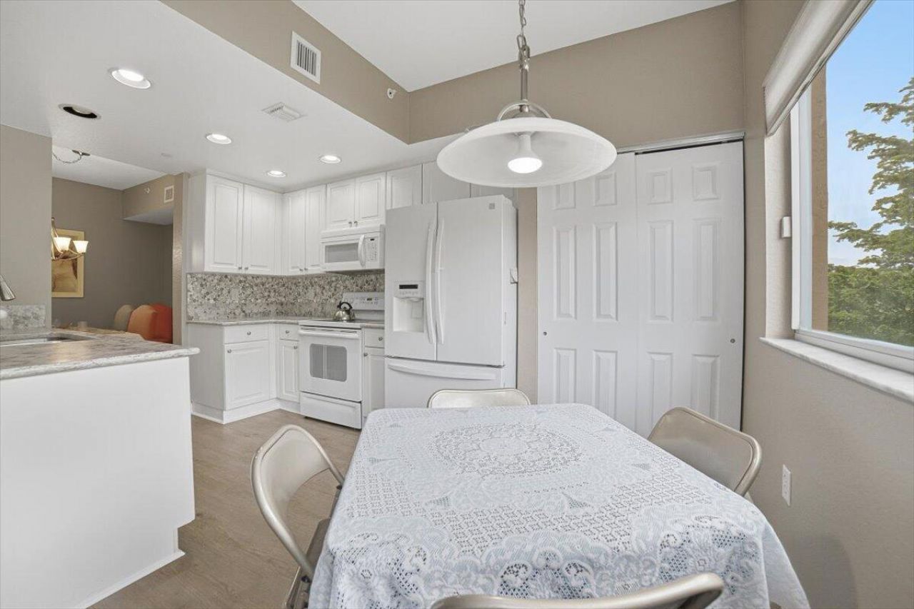 7715 Yardley Drive, Unit 313, Tamarac, FL 33321 Photo