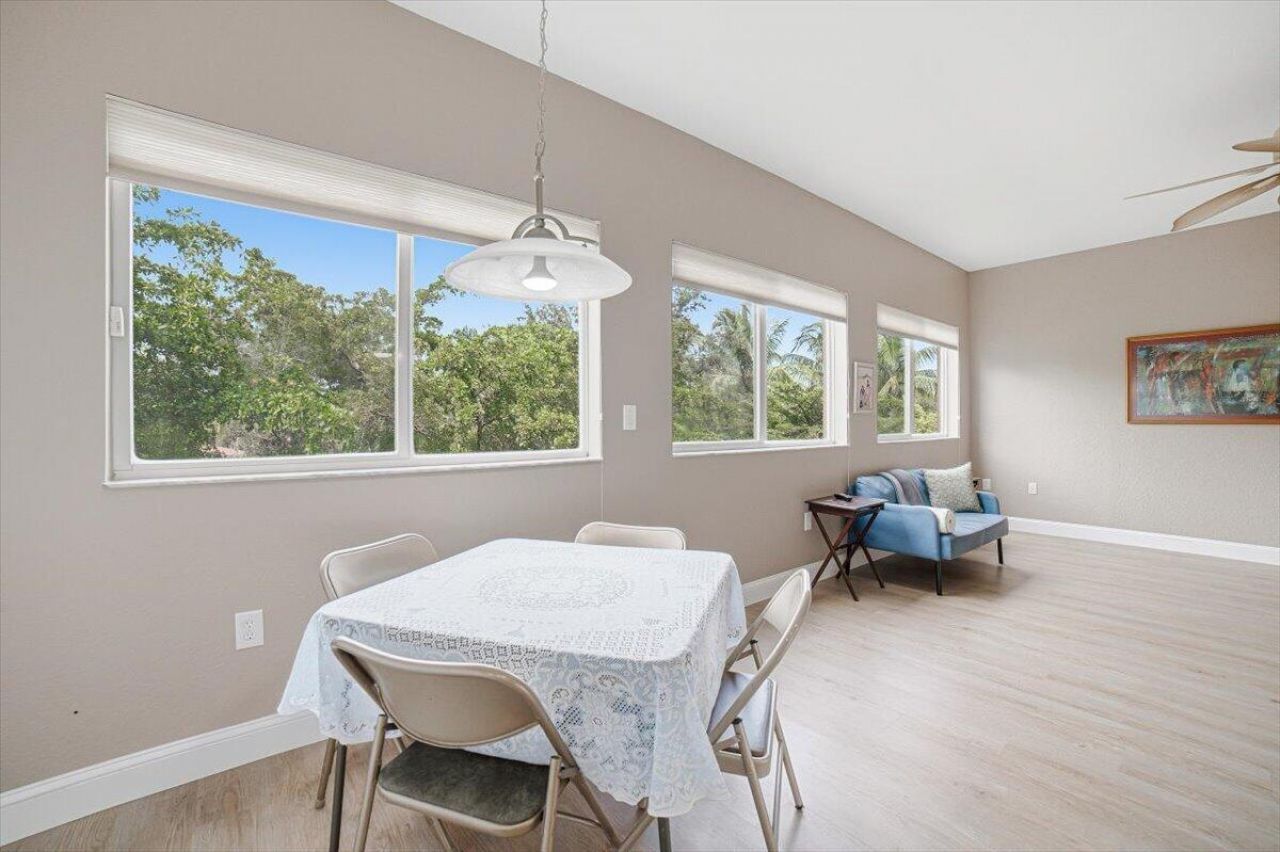 7715 Yardley Drive, Unit 313, Tamarac, FL 33321 Photo