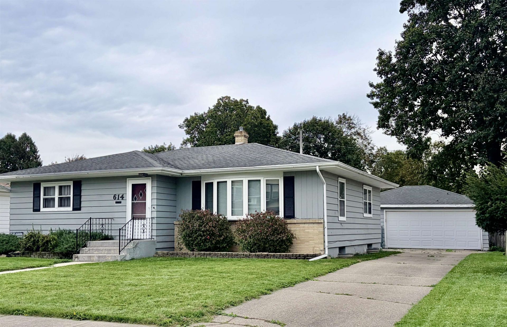 614 N Palm Street, Janesville, WI 53548 Main Photo