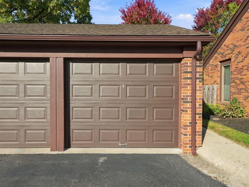 4261 Chaucer Lane , Columbus, OH 43220 Photo 50