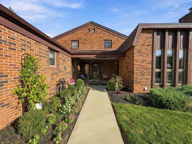 4261 Chaucer Lane , Columbus, OH 43220 Photo 6