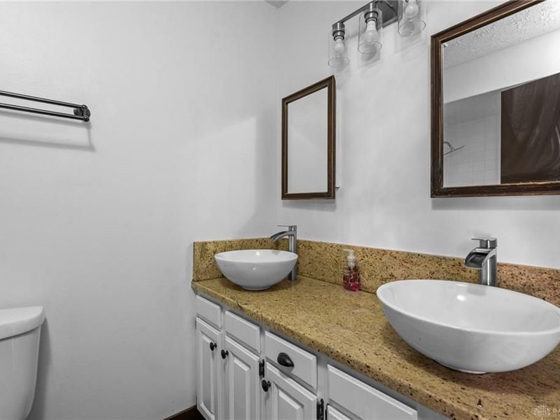 8621 Sea Pines Lane, Centerville, OH 45458 Photo 12