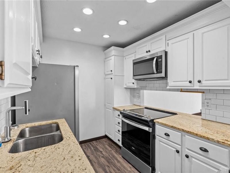 8621 Sea Pines Lane, Centerville, OH 45458 Photo 9