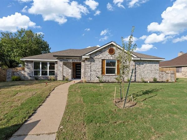 920 Worthington Drive, DeSoto, TX 75115
