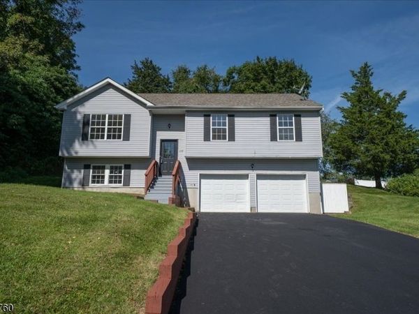 117 Hillside Dr, Hamburg, NJ 07419