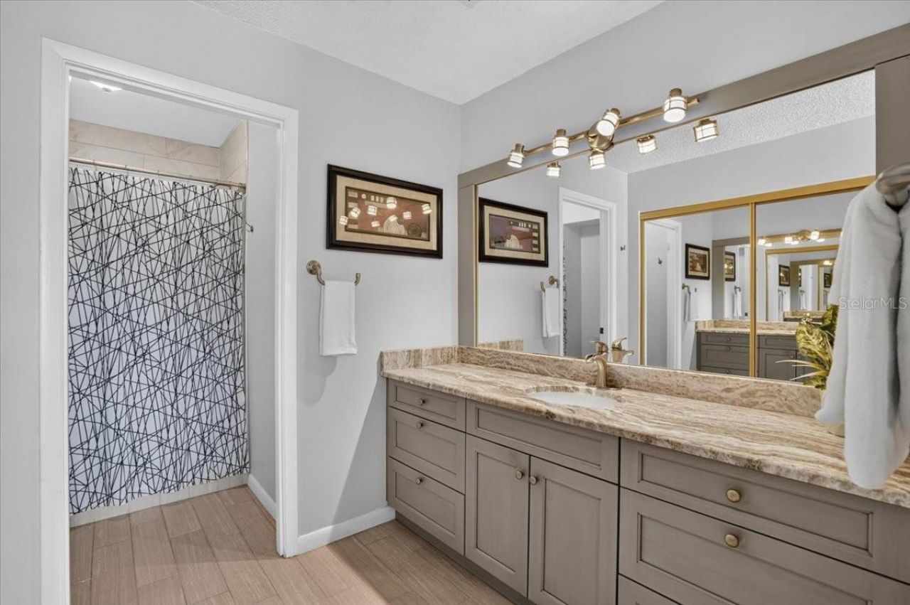 2319 Lakeside Mews , Unit B3, Sarasota, FL 34235 Photo