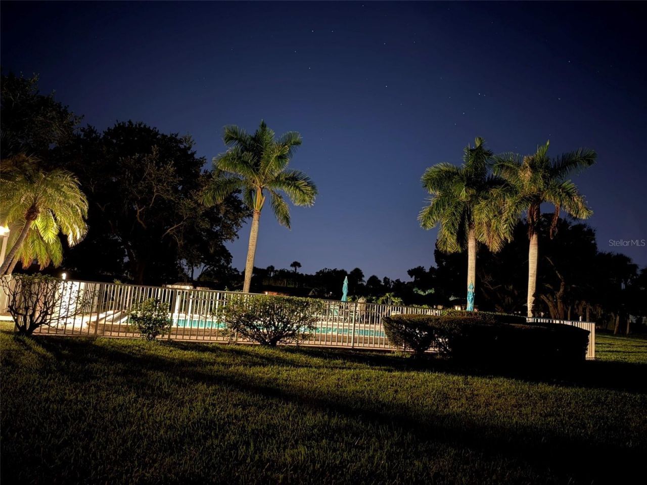 2319 Lakeside Mews , Unit B3, Sarasota, FL 34235 Photo