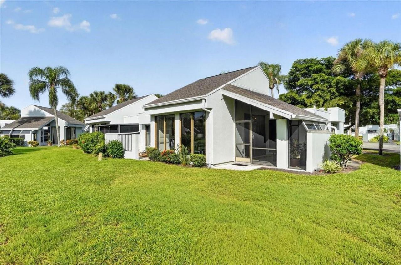 2319 Lakeside Mews , Unit B3, Sarasota, FL 34235 Photo