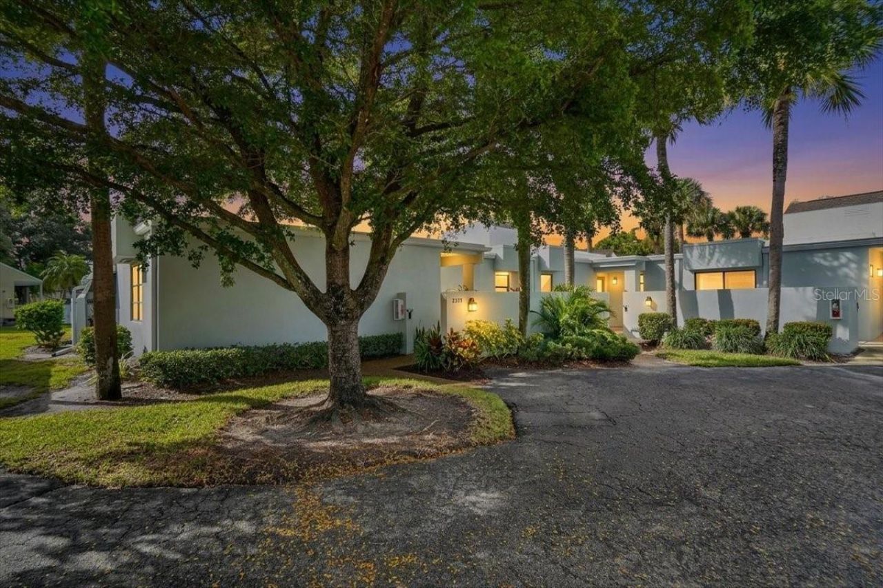 2319 Lakeside Mews , Unit B3, Sarasota, FL 34235 Photo