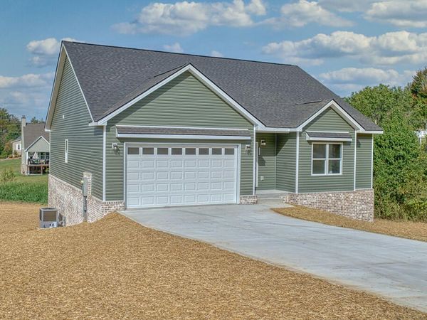3522 Brookstone Dr, Cookeville, TN 38506