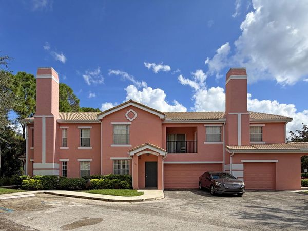 106 SW Peacock Boulevard, Unit 4-101, Port St. Lucie, FL 34986