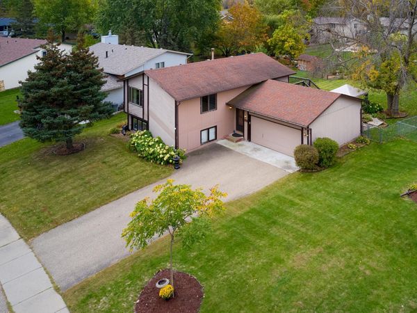 6342 Whispering Oaks Drive, Eden Prairie, MN 55346