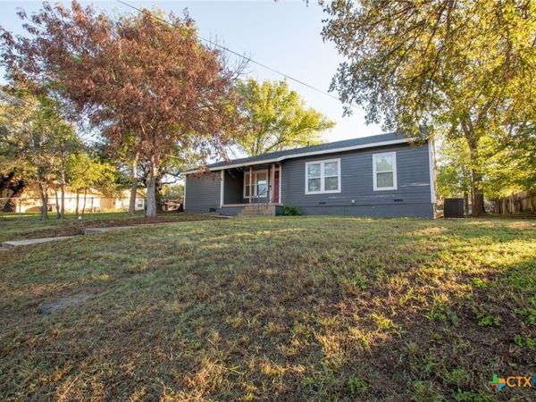 605 S Summer Street , Lampasas, TX 76550