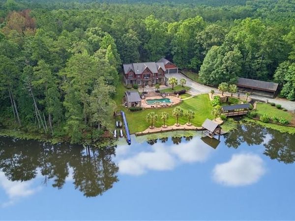 4095 E Highway 166 , Carrollton, GA 30116