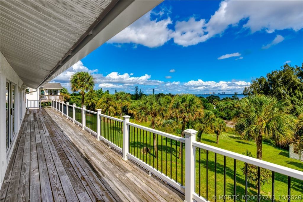 4203 NE Skyline Drive, Jensen Beach, FL 34957 Photo