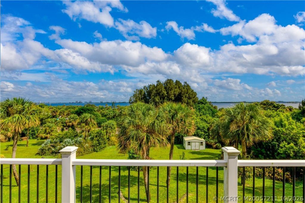4203 NE Skyline Drive, Jensen Beach, FL 34957 Photo
