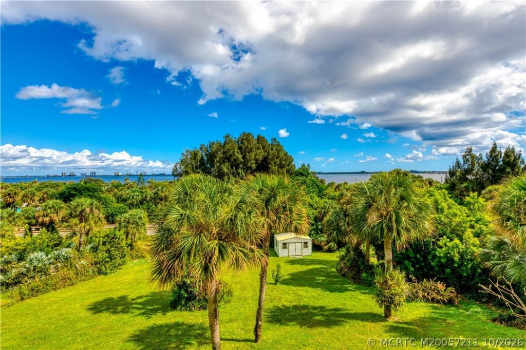 4203 NE Skyline Drive, Jensen Beach, FL 34957 Photo