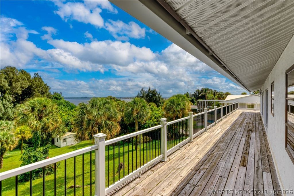 4203 NE Skyline Drive, Jensen Beach, FL 34957 Photo