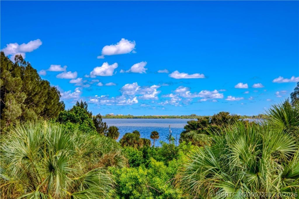 4203 NE Skyline Drive, Jensen Beach, FL 34957 Photo