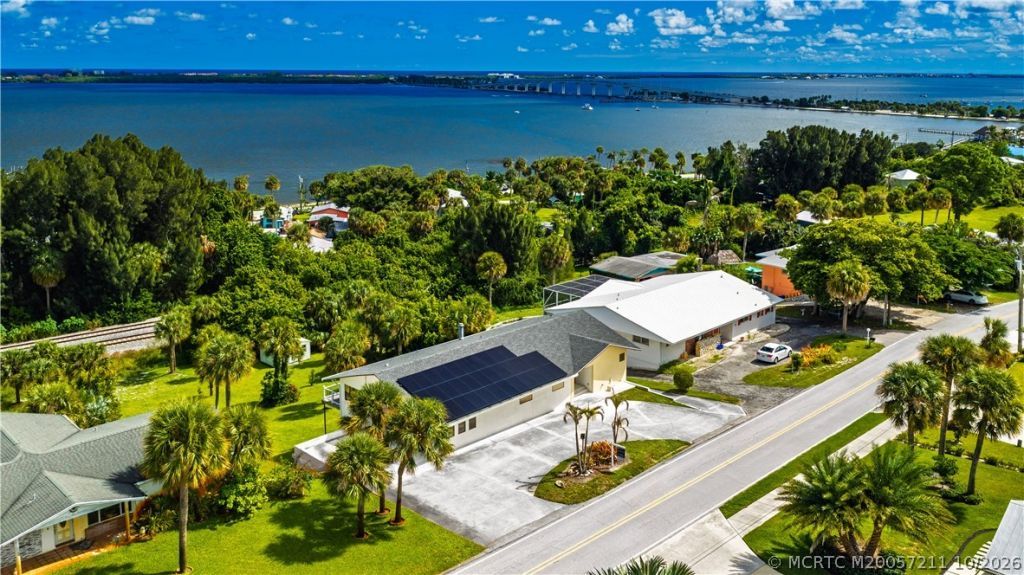 4203 NE Skyline Drive, Jensen Beach, FL 34957 Photo