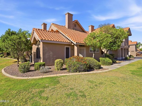 1633 E LAKESIDE Drive, Unit 147, Gilbert, AZ 85234