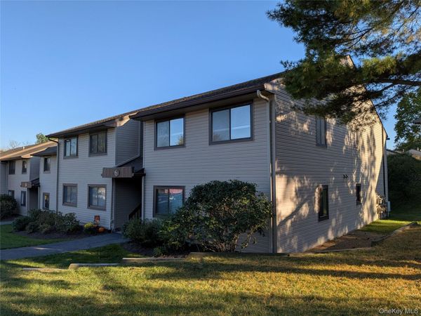 6 Knightsbridge , Unit L, Poughkeepsie, NY 12603