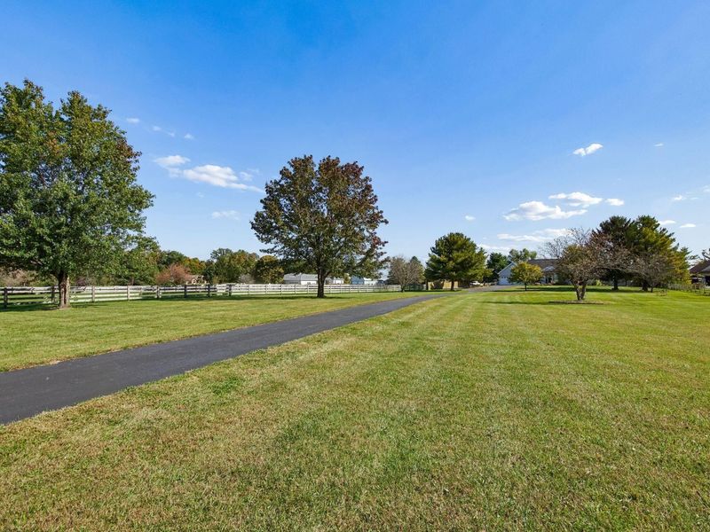 3166 Kropp Road , Grove City, OH 43123 Photo 5