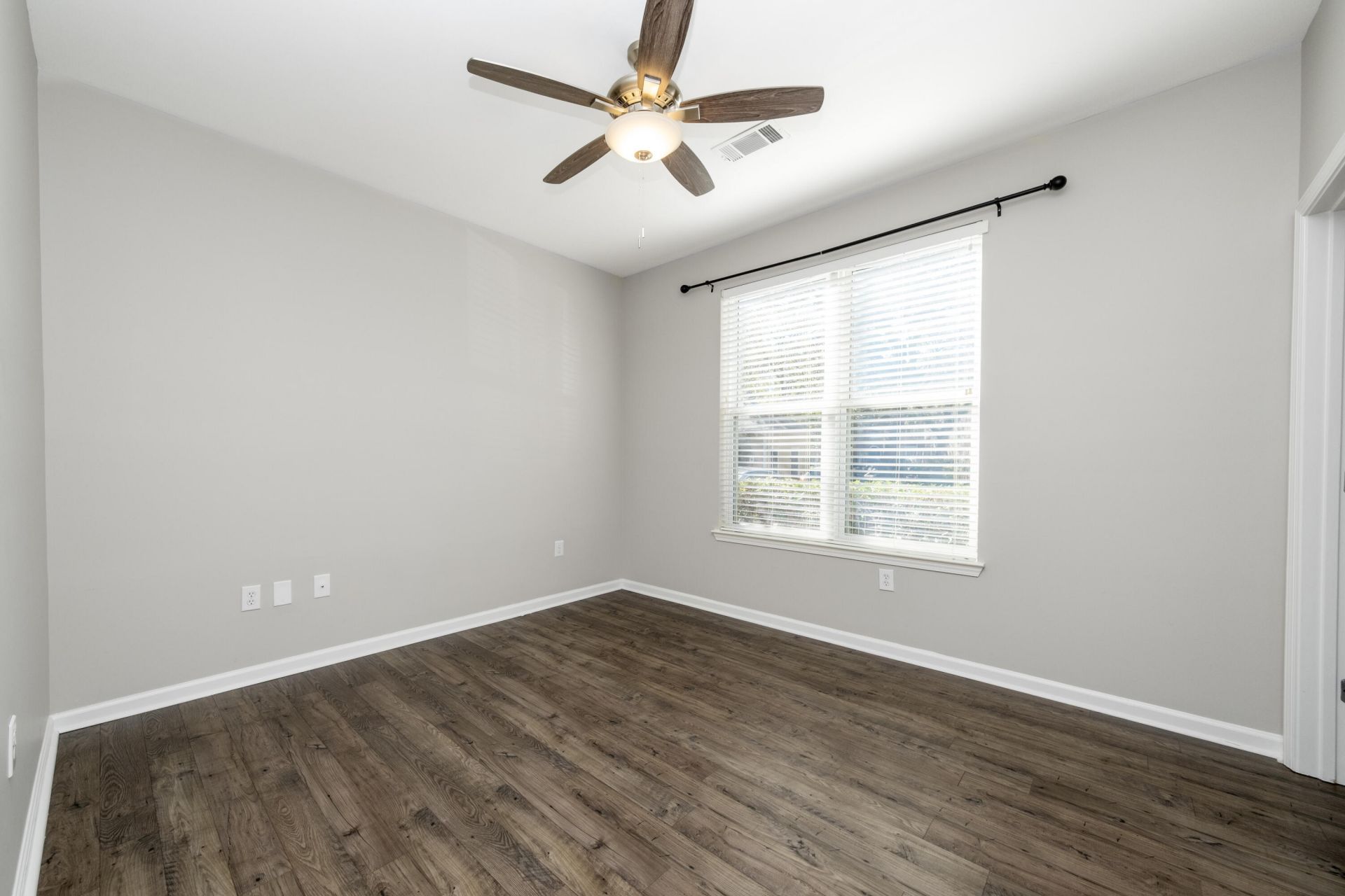 300 Bucksley Lane Photo 13