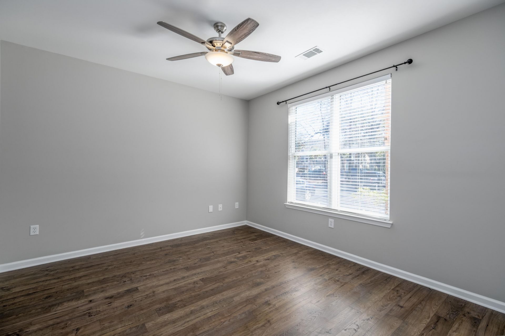 300 Bucksley Lane Photo 15