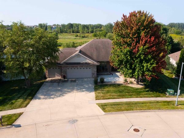 2603 Country Meadow Lane, Cedar Falls, IA 50613