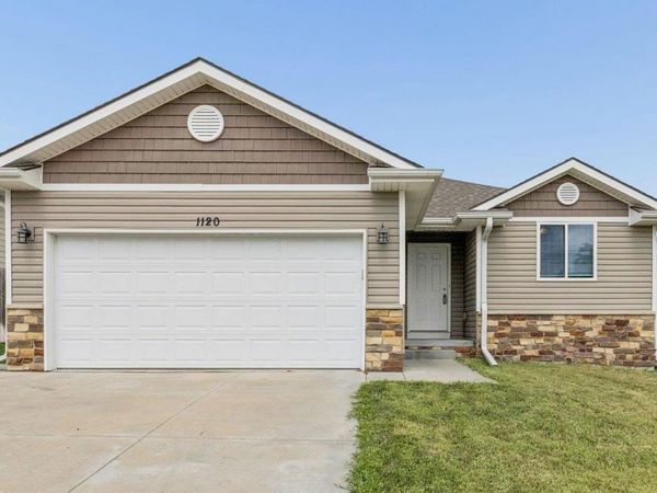 1120 Geranium Drive, Lincoln, NE 68521