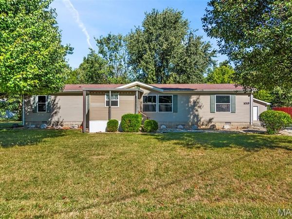 1019 E Seneca Street , Litchfield, IL 62056