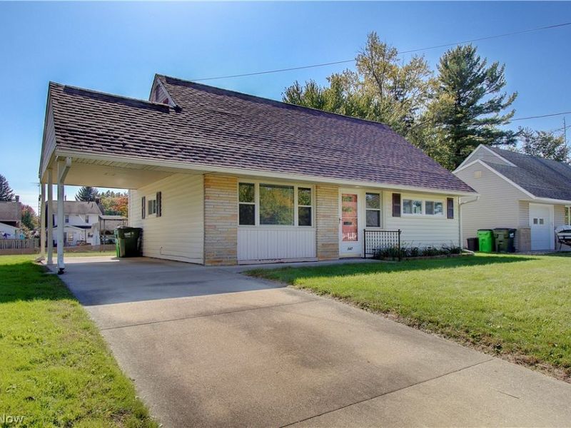 147 Catherine Lane, Alliance, OH 44601 Photo 3
