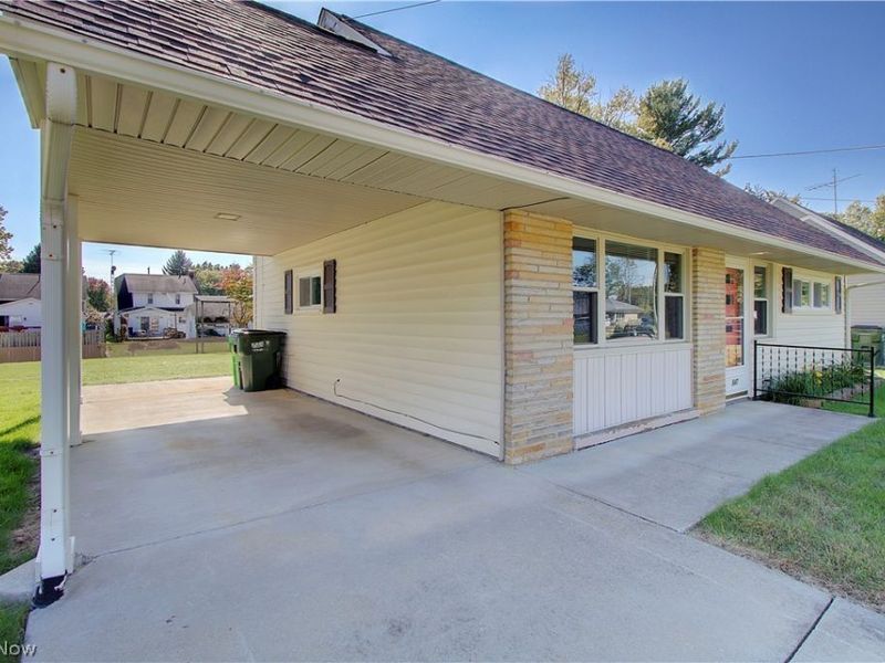 147 Catherine Lane, Alliance, OH 44601 Photo 4