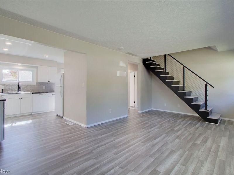 147 Catherine Lane, Alliance, OH 44601 Photo 8