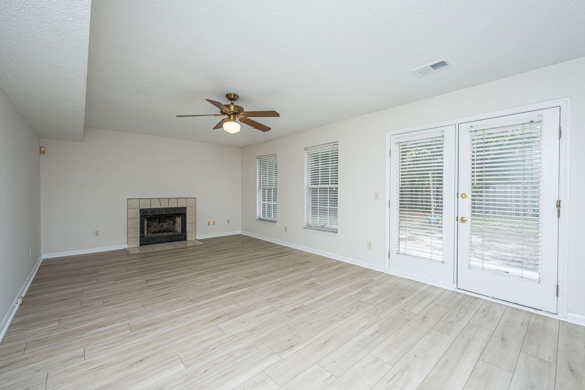1409 Topaz Drive Photo 20