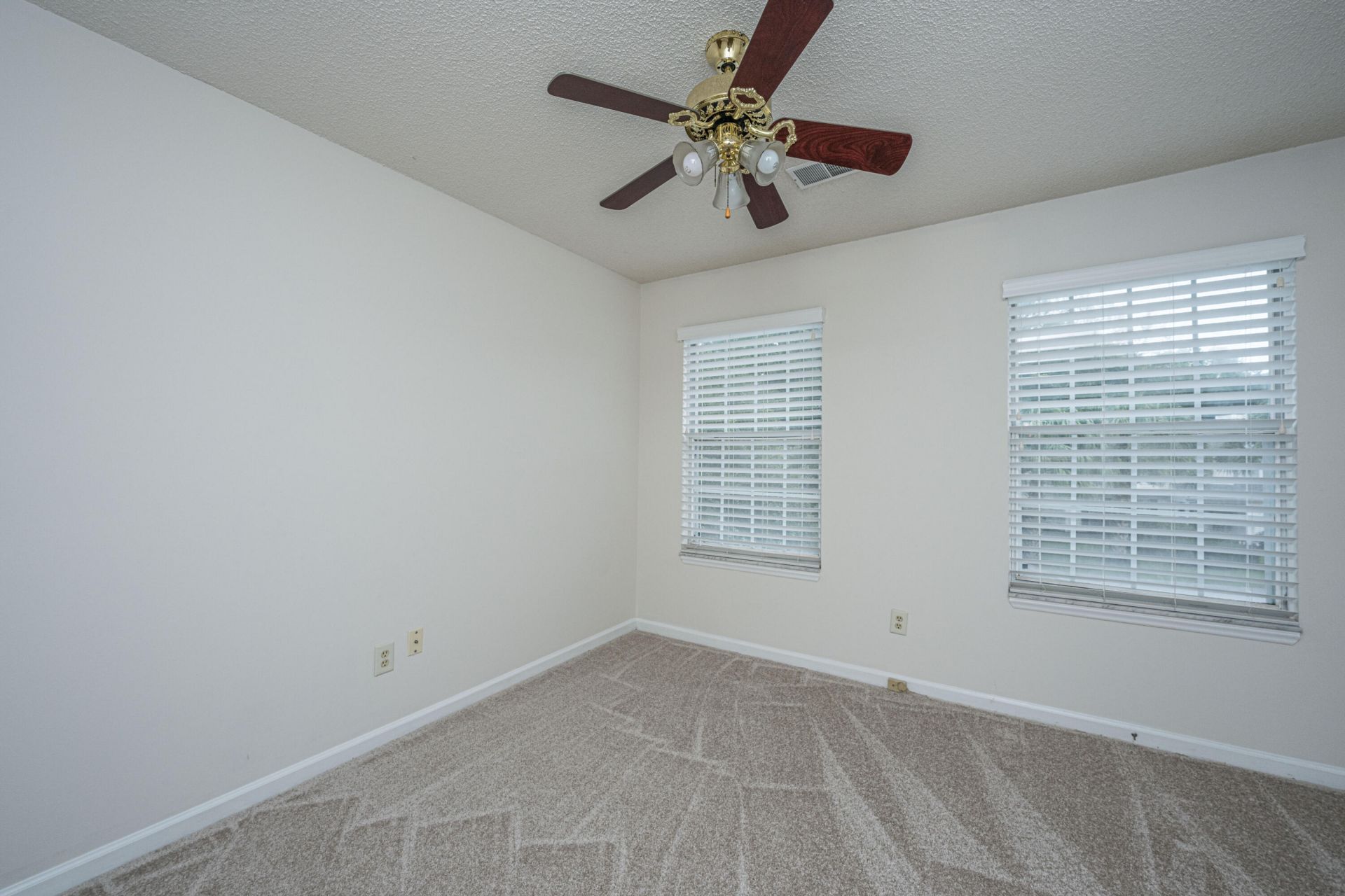 1409 Topaz Drive Photo 33