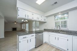 1409 Topaz Drive photo 4