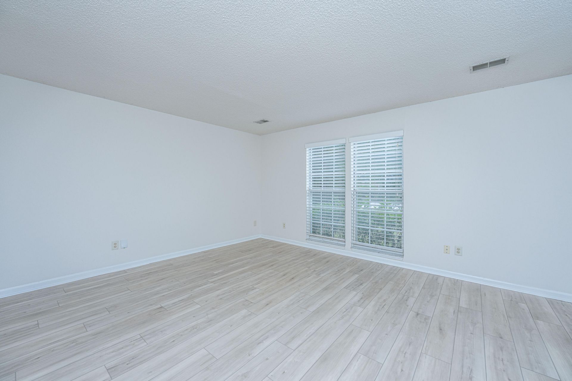 1409 Topaz Drive Photo 7