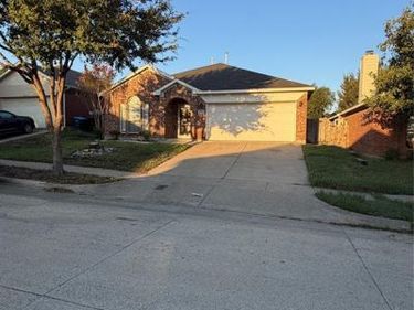 8729 Muir Drive, Fort Worth, TX 76244