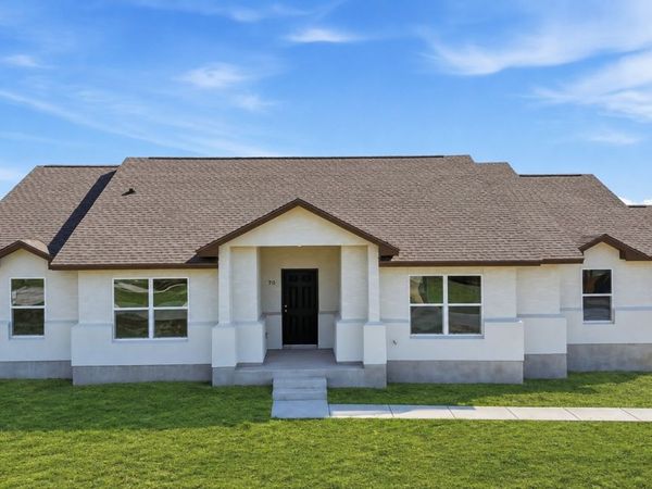 70 Log Cabin Way, Poteet, TX 78065
